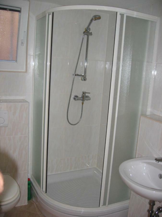 Adria Apartman *